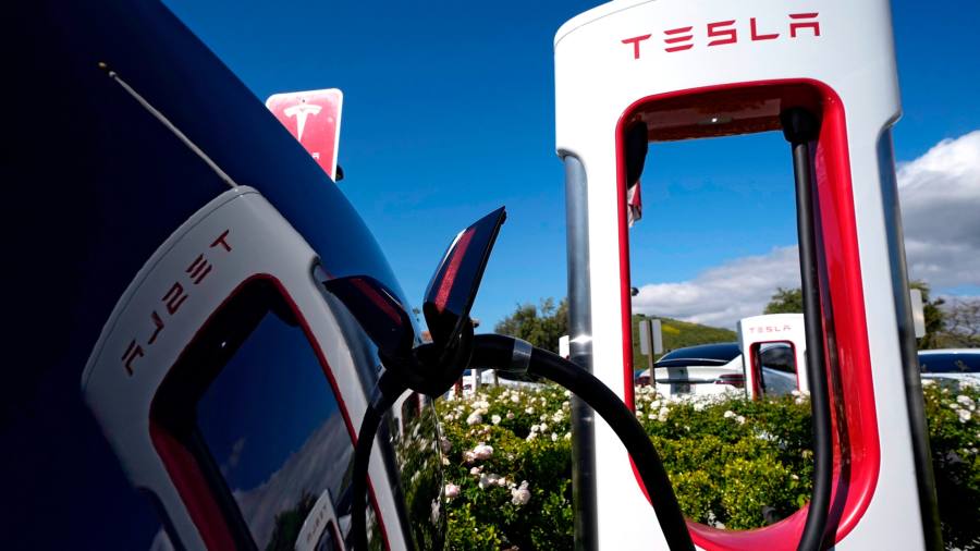 تسلا ایستگاه های شارژ سریع خود را به روی رانندگان فورد باز می کند